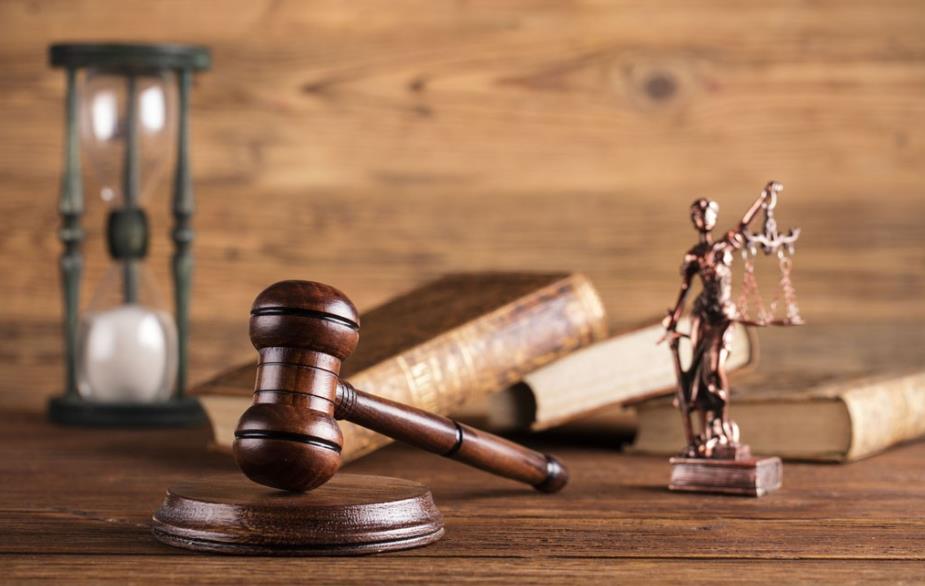 法官为何建议您请律师？佛山律师解读背后的逻辑